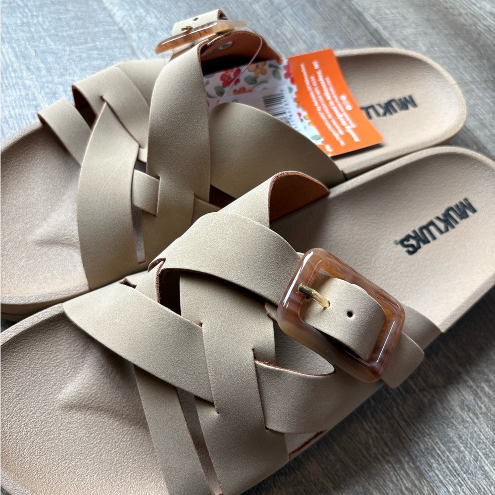 Muk Luks Women's STONE Criss-Cross Sandals - Picture 3 of 6